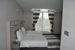 Отель Del Ponte Свиленград Двухместный номер с 1 кроватью или 2 отдельными кроватями-1