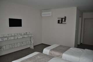 Отель Del Ponte Свиленград Двухместный номер с 1 кроватью или 2 отдельными кроватями-5